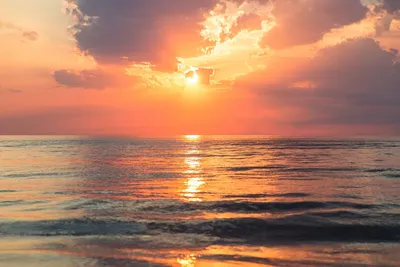 Beautiful evening sunset over the sea — Photo by Sebastien Gabriel on Unsplash